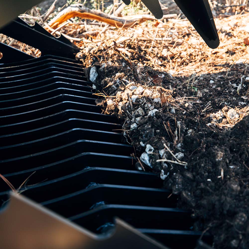 Fine Grade Skeleton Rock Grapple Rakes | 82"