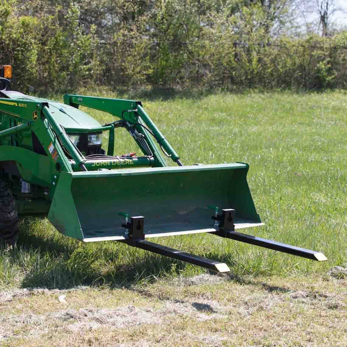 SCRATCH AND DENT - 4000-Pound Capacity Clamp-on Pallet Forks for Tractor/Loader, Skid Steer Bucket - Pair - FINAL SALE - view 3