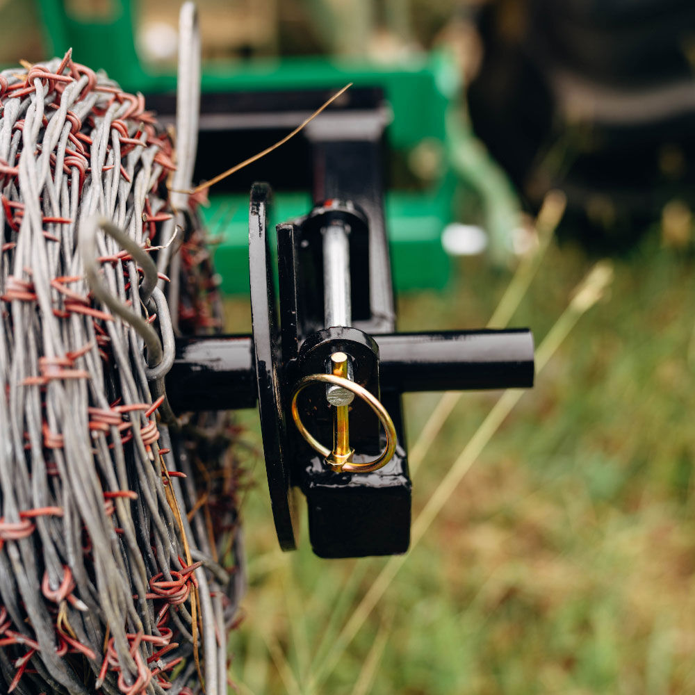 Hitch Mounted Barbed Wire Unroller