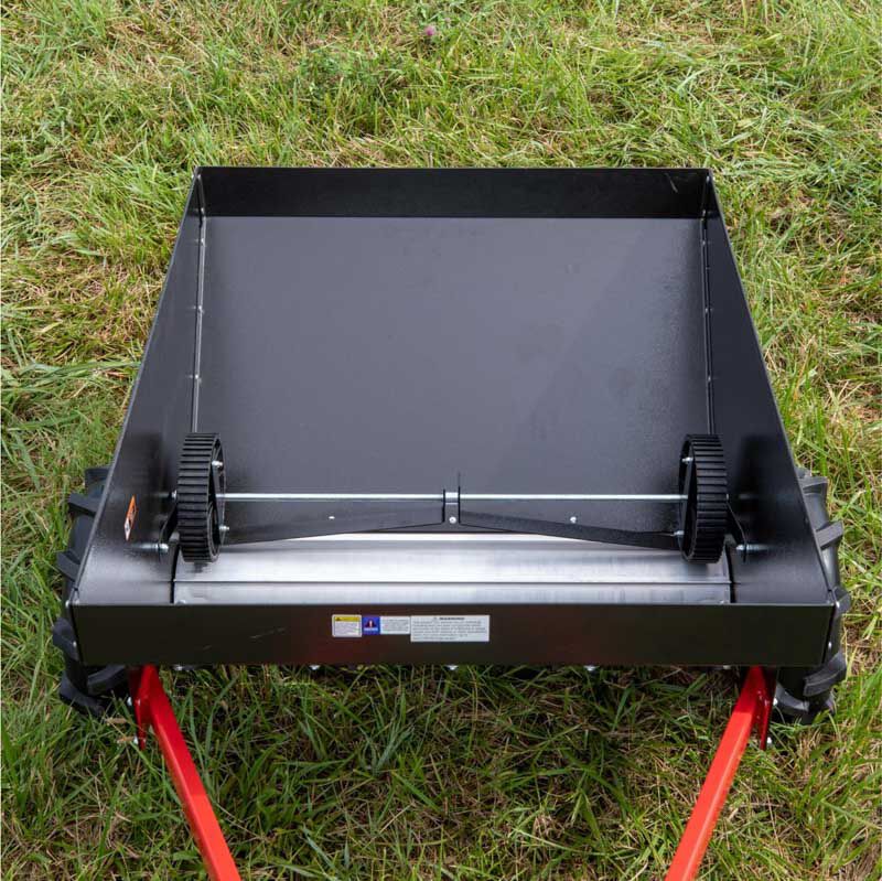 SCRATCH AND DENT - Compact 35-in Manure Spreader - FINAL SALE - view 3