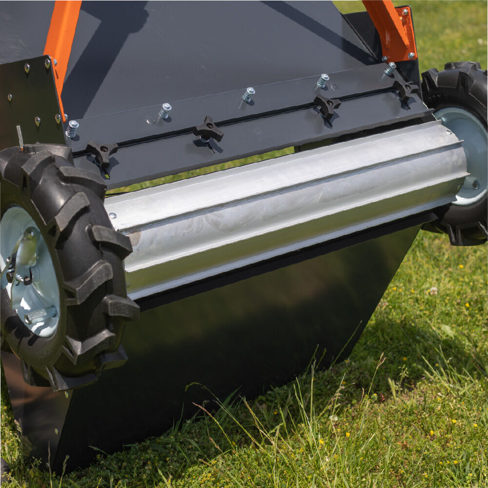 Compact Manure Spreader